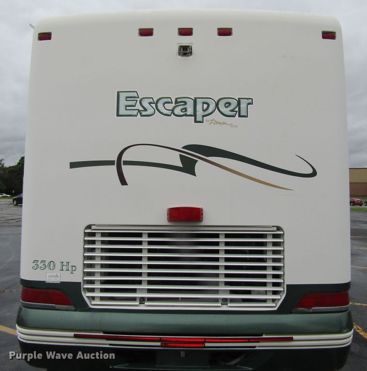 image for item FD9477 2000 Damon Escaper  rv
