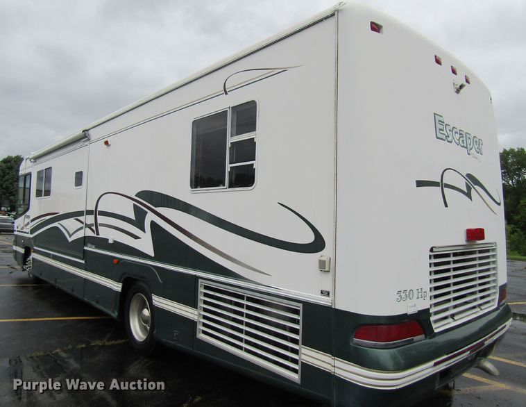 image for item FD9477 2000 Damon Escaper  rv