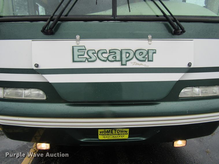 image for item FD9477 2000 Damon Escaper  rv