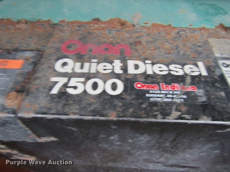 image for item FD9477 2000 Damon Escaper  rv