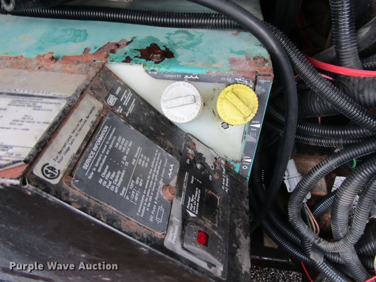 image for item FD9477 2000 Damon Escaper  rv