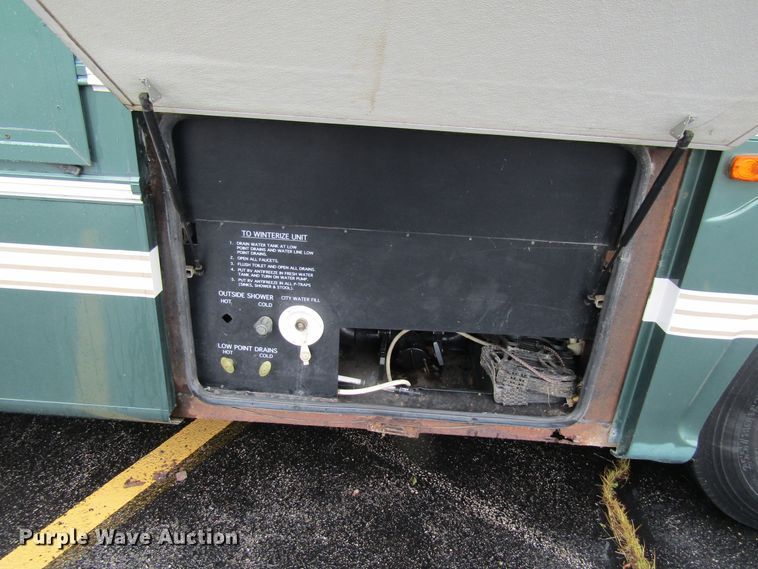 image for item FD9477 2000 Damon Escaper  rv