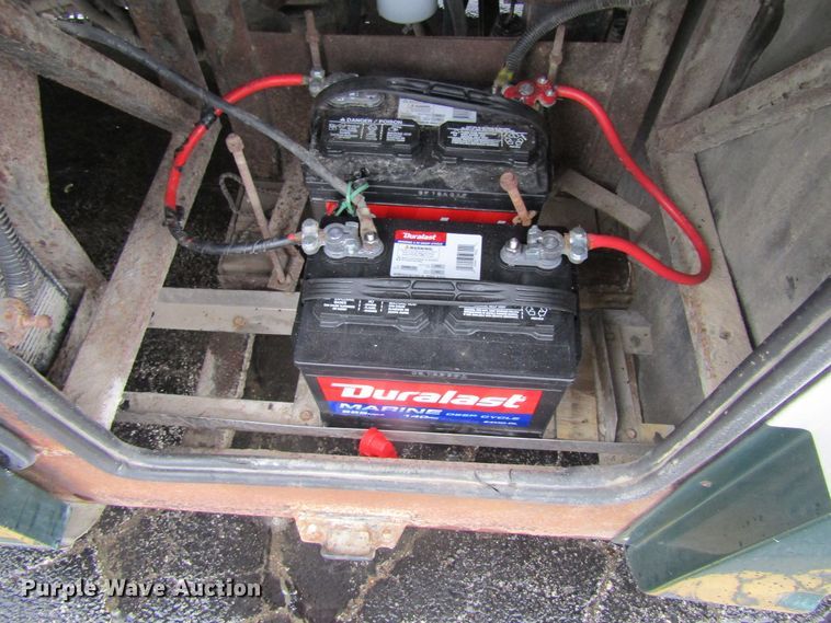 image for item FD9477 2000 Damon Escaper  rv