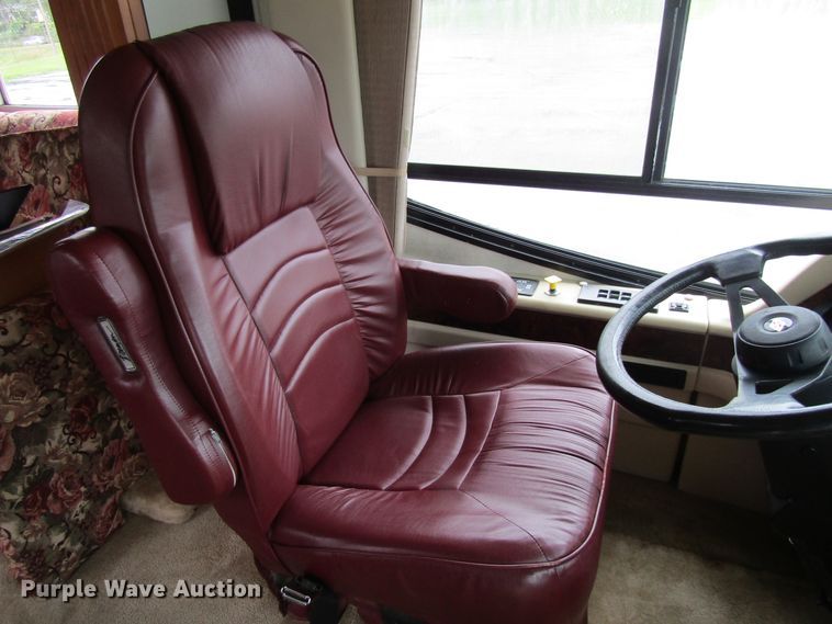 image for item FD9477 2000 Damon Escaper  rv