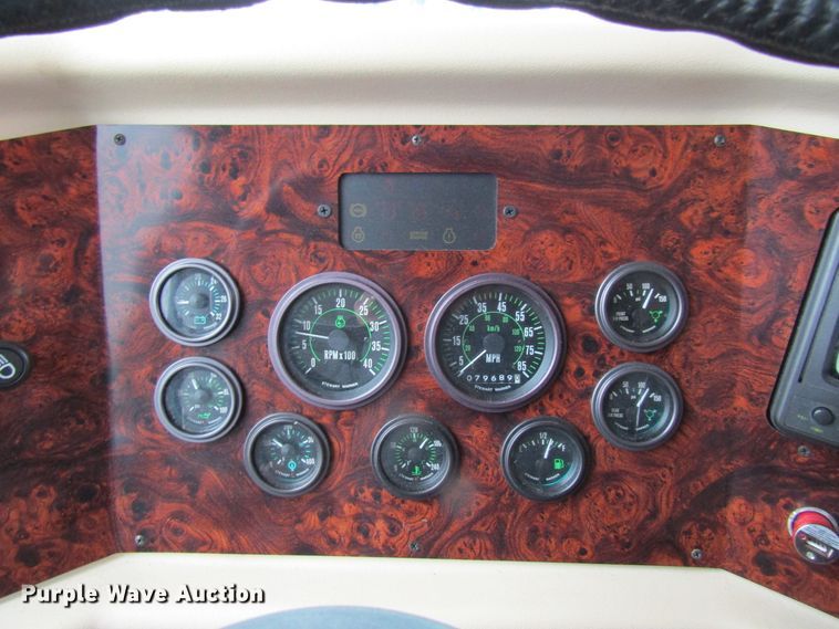 image for item FD9477 2000 Damon Escaper  rv