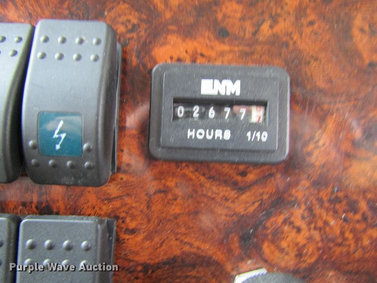 image for item FD9477 2000 Damon Escaper  rv