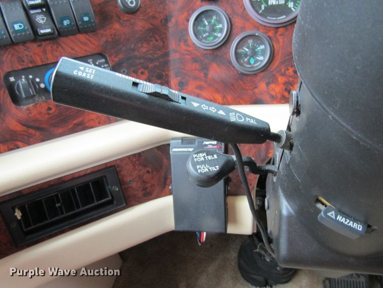 image for item FD9477 2000 Damon Escaper  rv