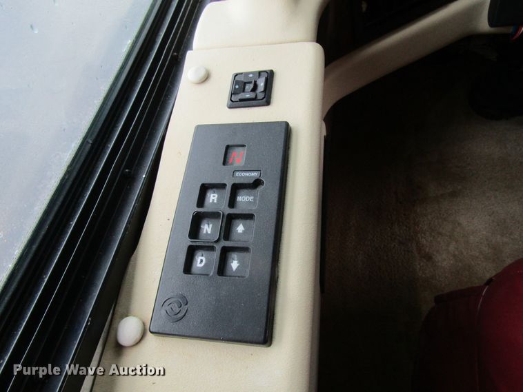 image for item FD9477 2000 Damon Escaper  rv