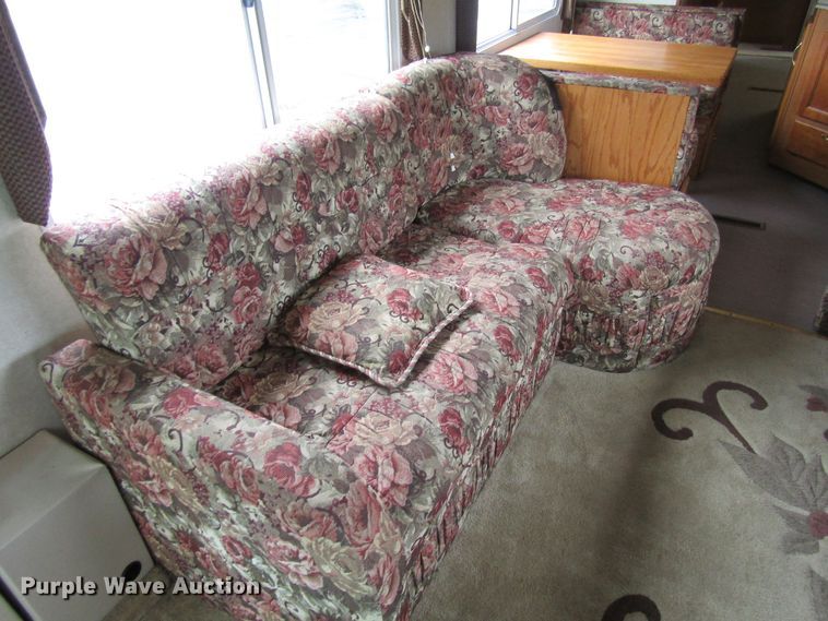 image for item FD9477 2000 Damon Escaper  rv