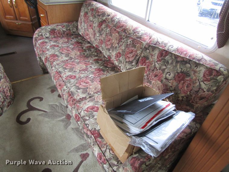 image for item FD9477 2000 Damon Escaper  rv