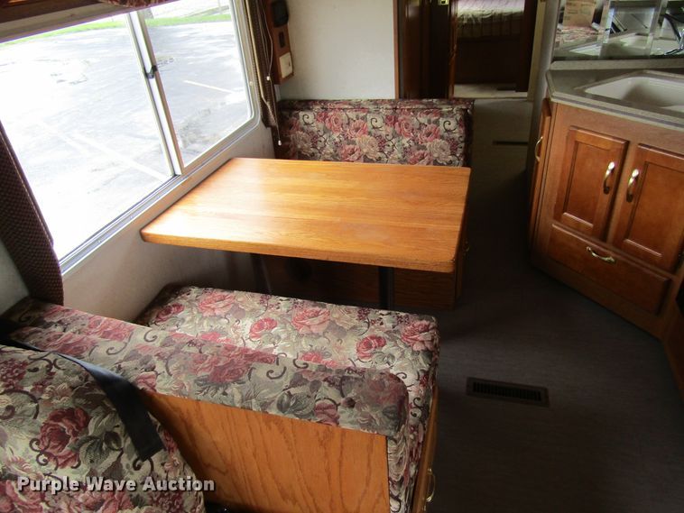 image for item FD9477 2000 Damon Escaper  rv