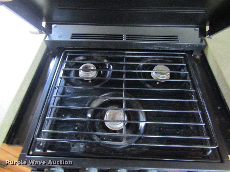 image for item FD9477 2000 Damon Escaper  rv