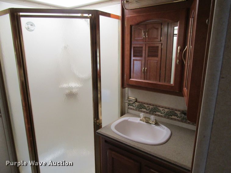 image for item FD9477 2000 Damon Escaper  rv