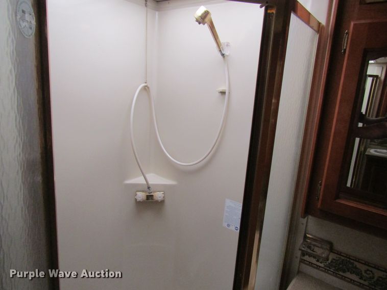 image for item FD9477 2000 Damon Escaper  rv