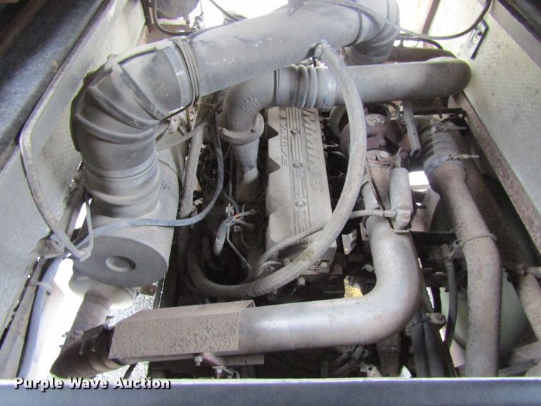 image for item FD9477 2000 Damon Escaper  rv