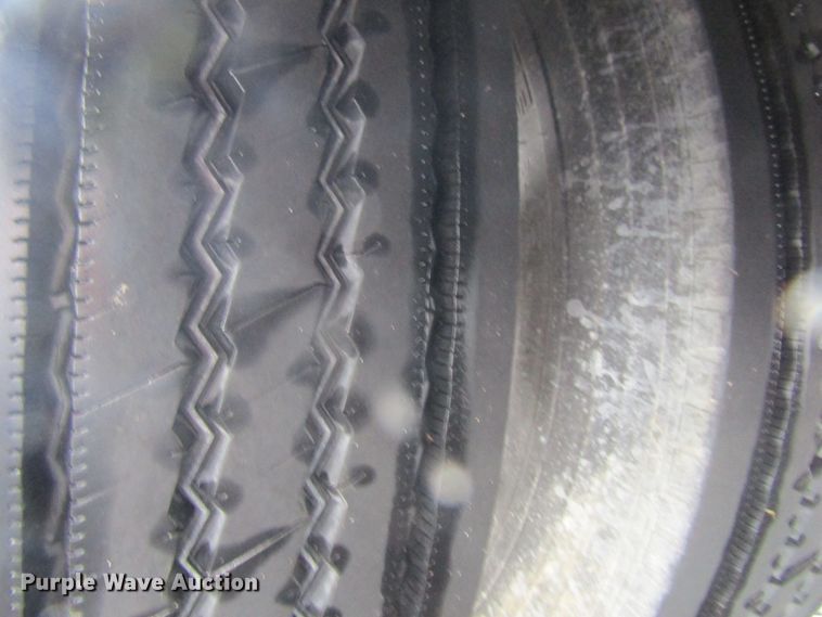 image for item FD9477 2000 Damon Escaper  rv