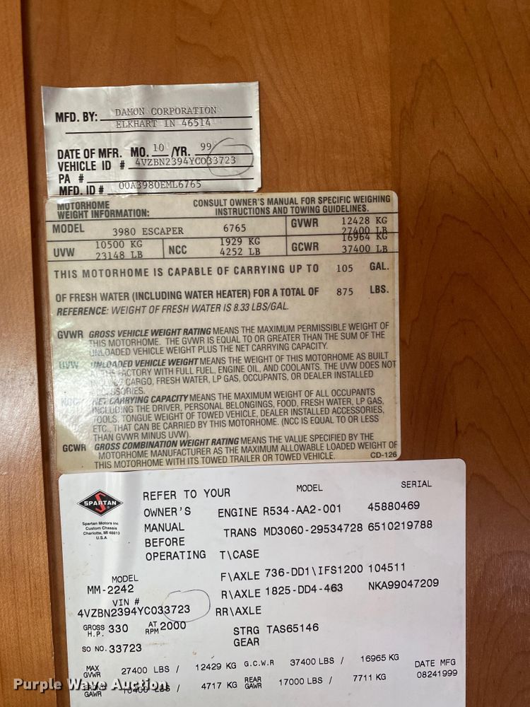 image for item FD9477 2000 Damon Escaper  rv