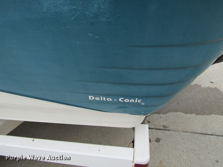 image for item FD9480 1993 Larson  boat