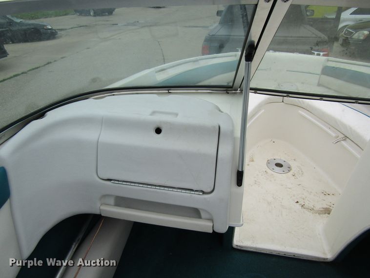 image for item FD9480 1993 Larson  boat
