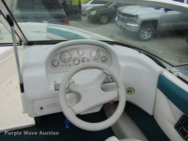 image for item FD9480 1993 Larson  boat