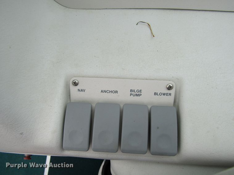 image for item FD9480 1993 Larson  boat