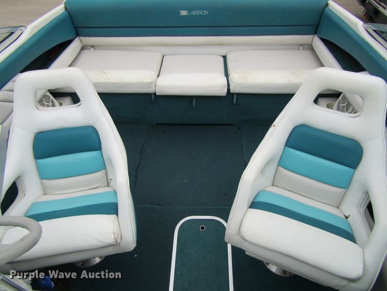image for item FD9480 1993 Larson  boat