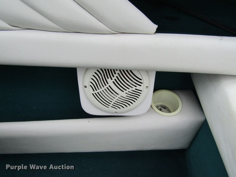 image for item FD9480 1993 Larson  boat
