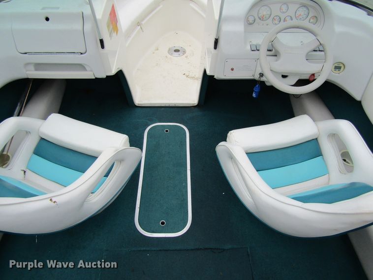 image for item FD9480 1993 Larson  boat