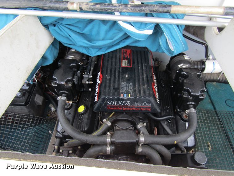 image for item FD9480 1993 Larson  boat