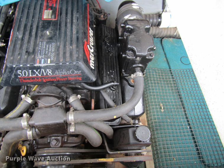 image for item FD9480 1993 Larson  boat