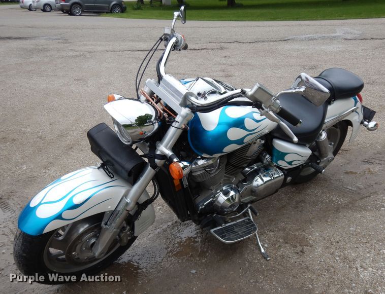 image for item FP9753 2002 Honda VTX1800R motorcycle