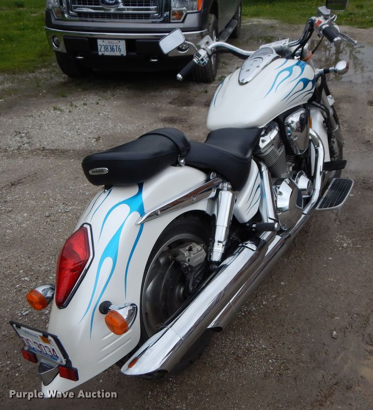 image for item FP9753 2002 Honda VTX1800R motorcycle