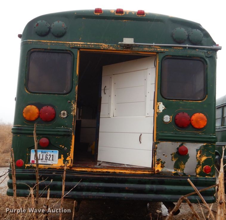 image for item FX9000 1995 International 3800B  school bus