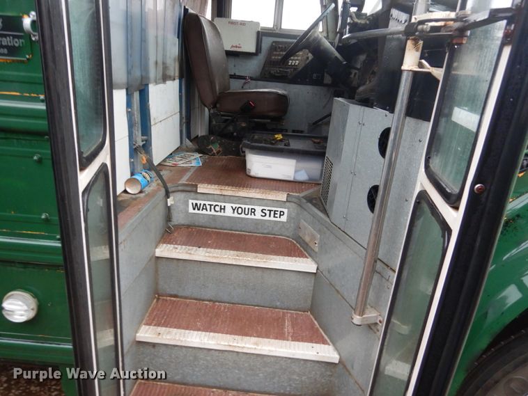 image for item FX9000 1995 International 3800B  school bus