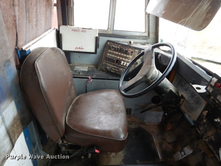 image for item FX9000 1995 International 3800B  school bus