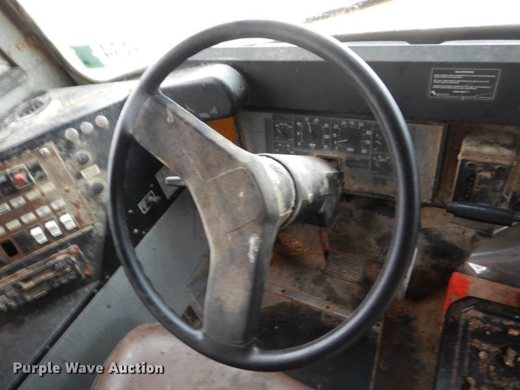 image for item FX9000 1995 International 3800B  school bus