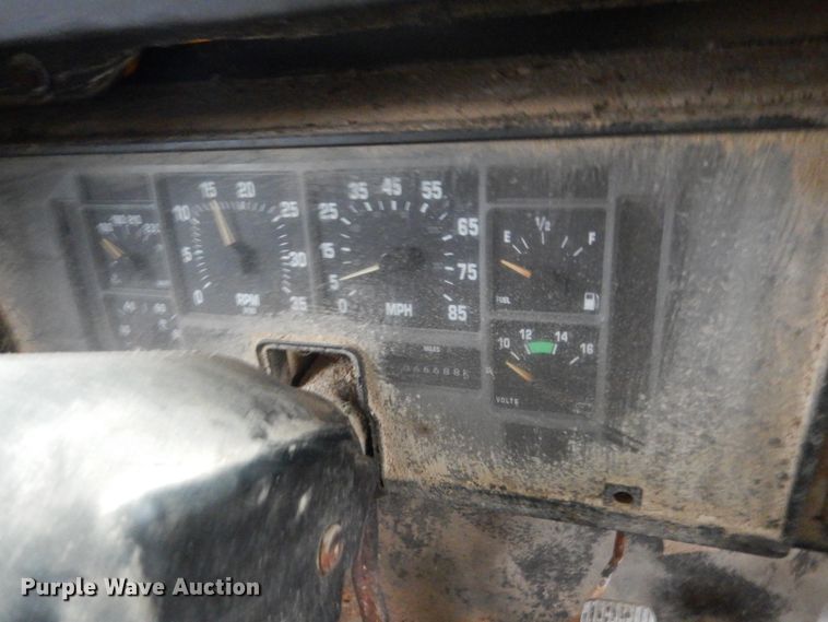 image for item FX9000 1995 International 3800B  school bus