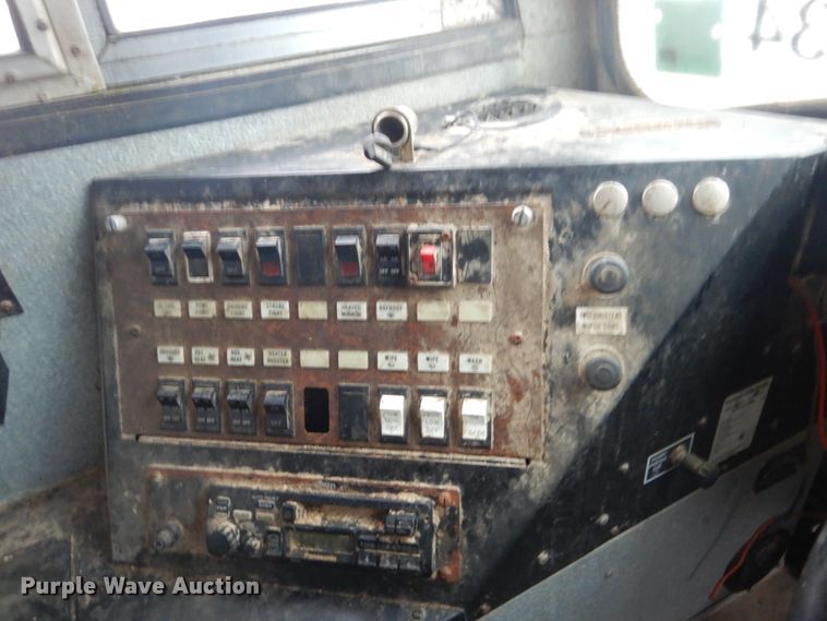 image for item FX9000 1995 International 3800B  school bus