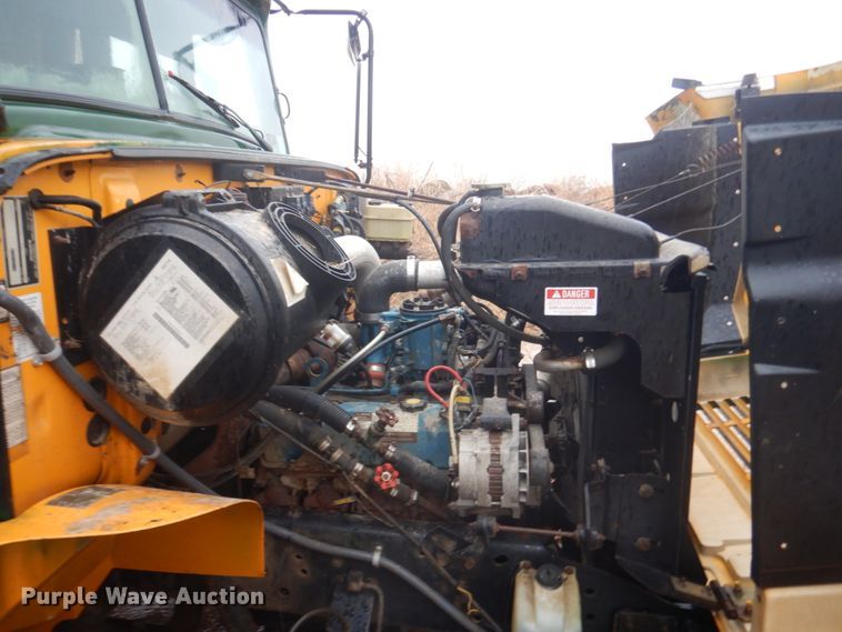 image for item FX9000 1995 International 3800B  school bus