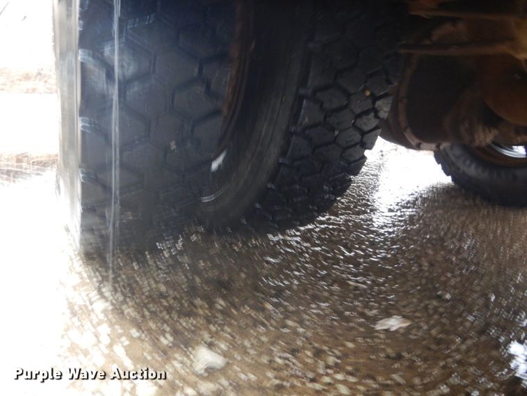 image for item FX9000 1995 International 3800B  school bus