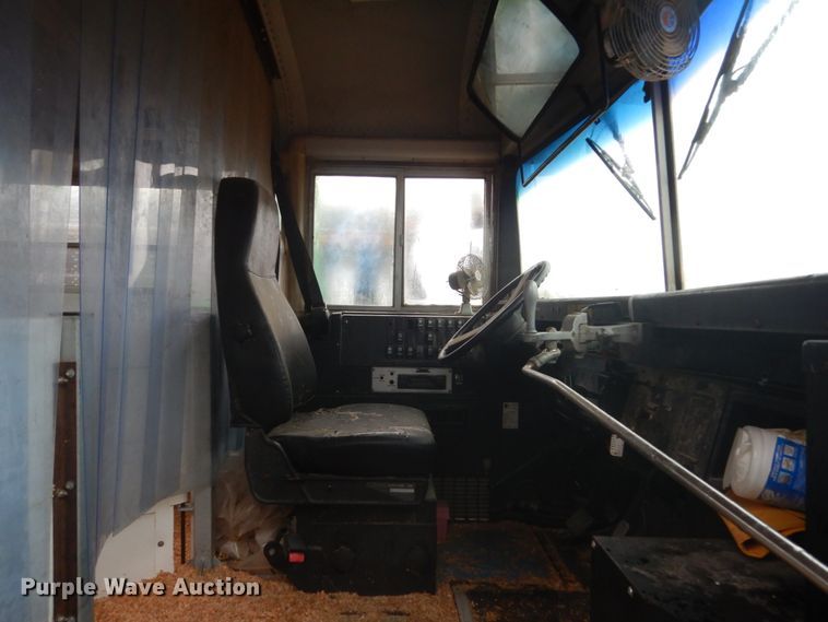 image for item FX9001 1998 International 3800  school busl