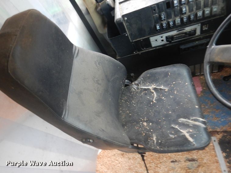 image for item FX9001 1998 International 3800  school busl