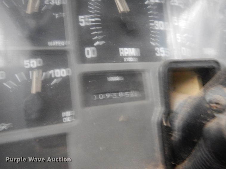 image for item FX9001 1998 International 3800  school busl