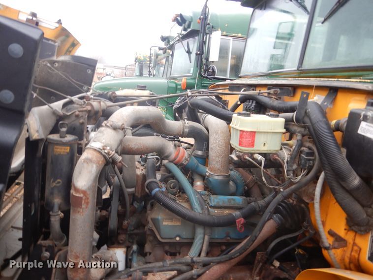 image for item FX9001 1998 International 3800  school busl