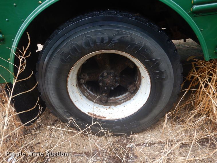 image for item FX9001 1998 International 3800  school busl