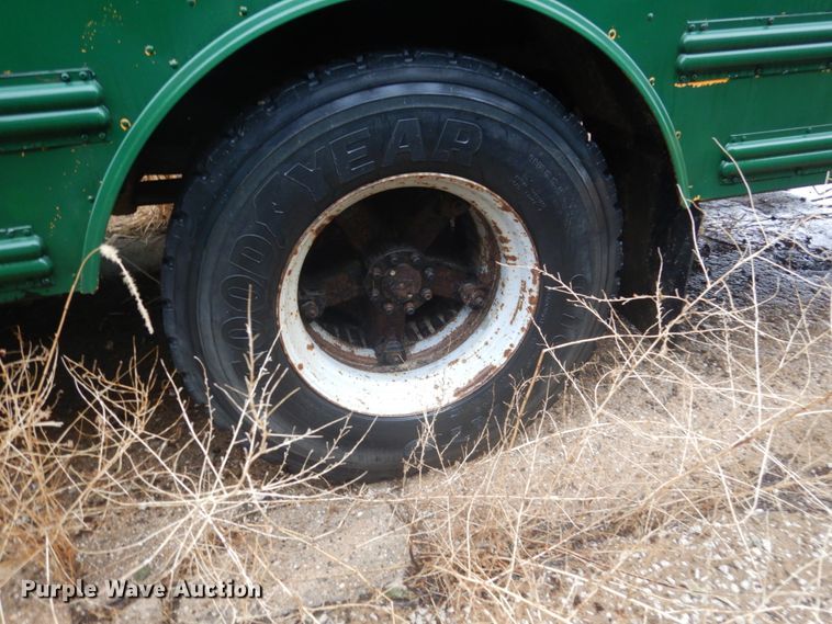 image for item FX9001 1998 International 3800  school busl