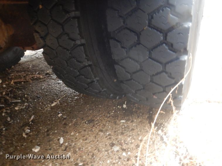 image for item FX9001 1998 International 3800  school busl