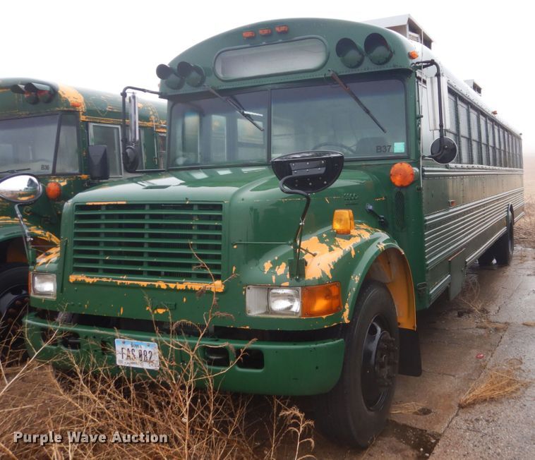 image for item FX9002 2000 International 3800  school bus