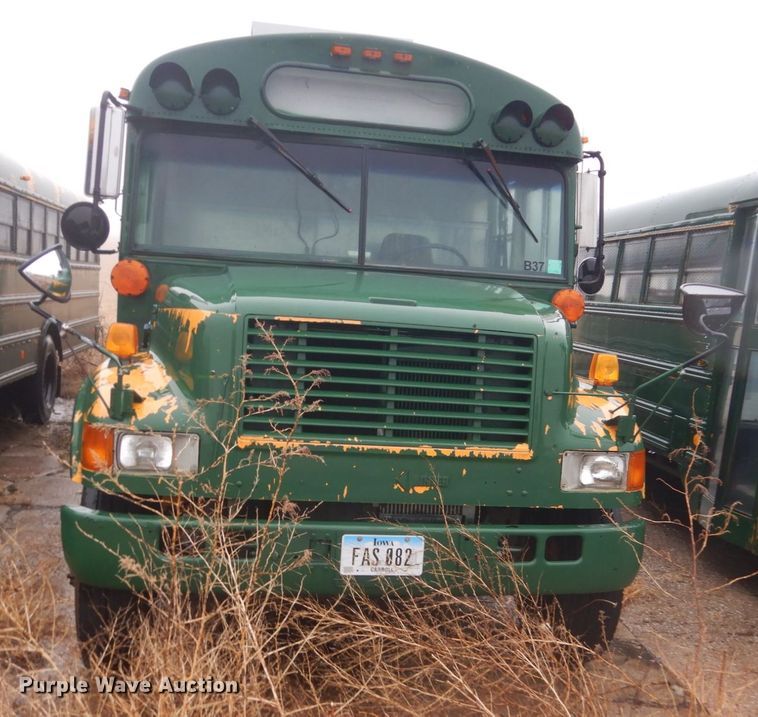 image for item FX9002 2000 International 3800  school bus