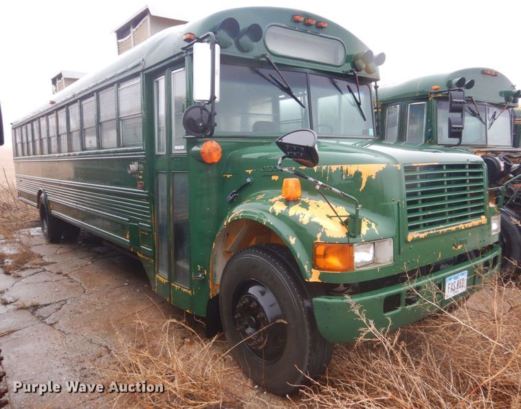 image for item FX9002 2000 International 3800  school bus